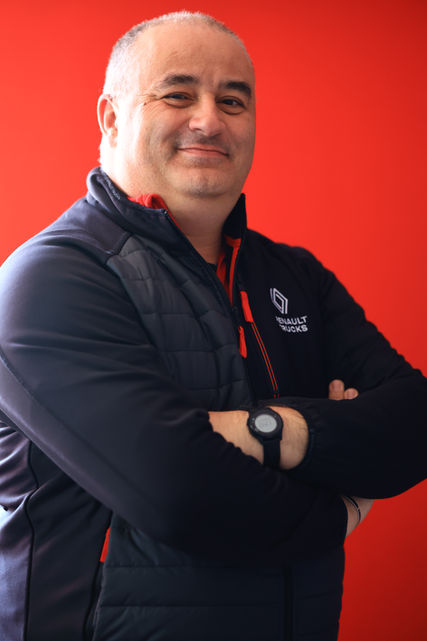 Membres de l’équipe Garage Fournier devant l’atelier