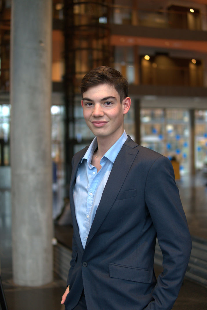 Duarte Carrasco em adolescente, Duarte Carrasco na adolescência