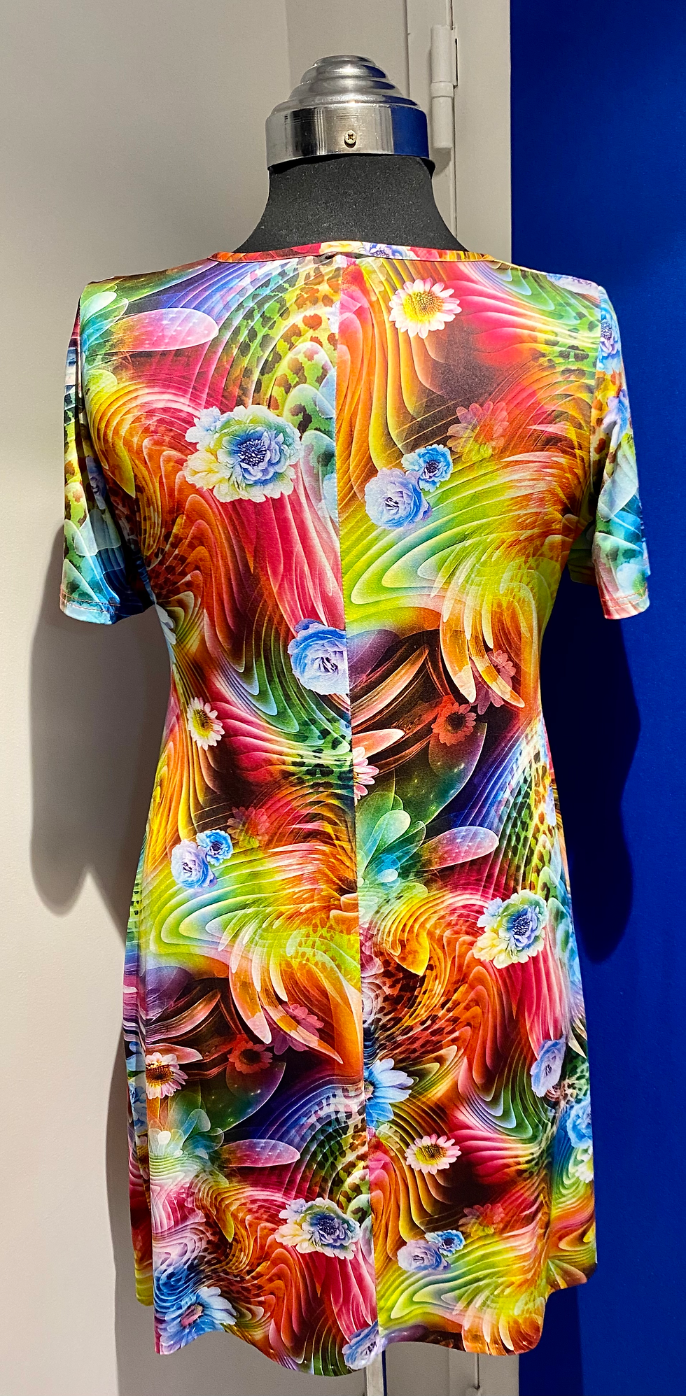 Miniature : Robe multicolore à fleurs, 1970