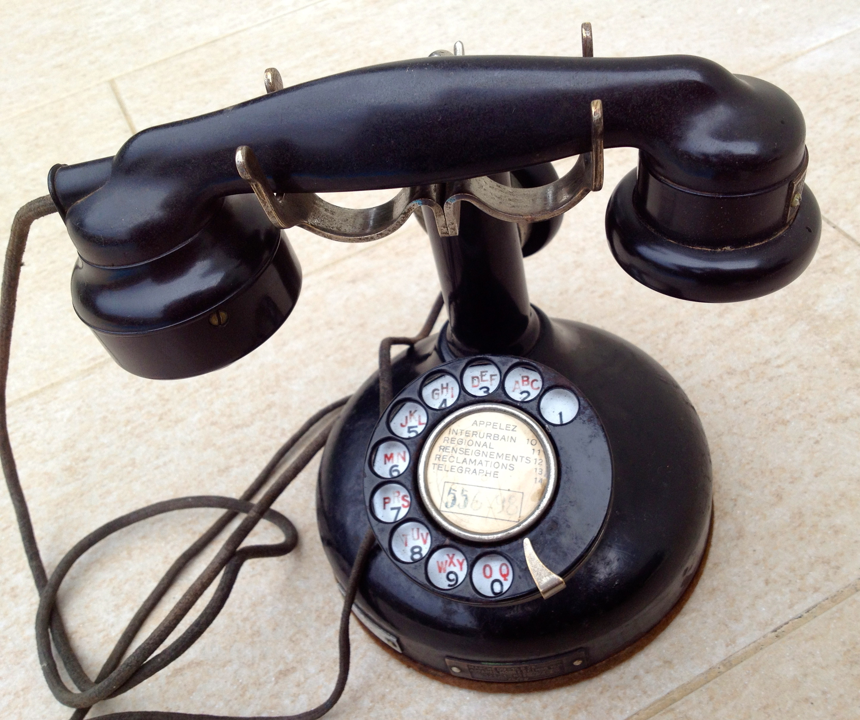 Téléphone à colonne