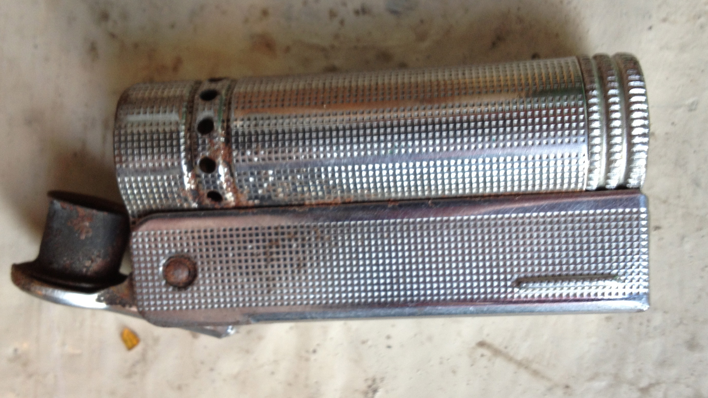 Briquet IMICO à pétrole