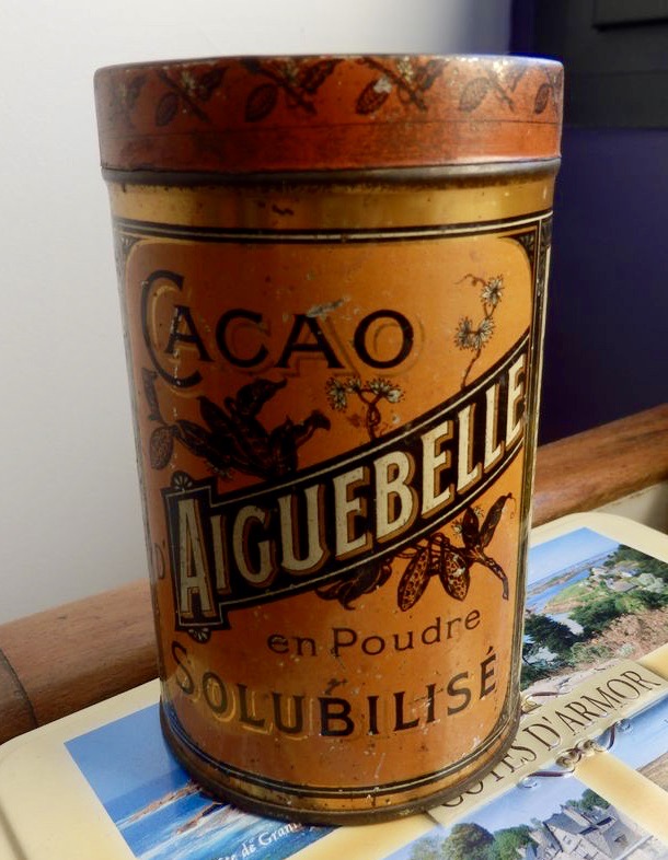 Boïte ancienne en métal