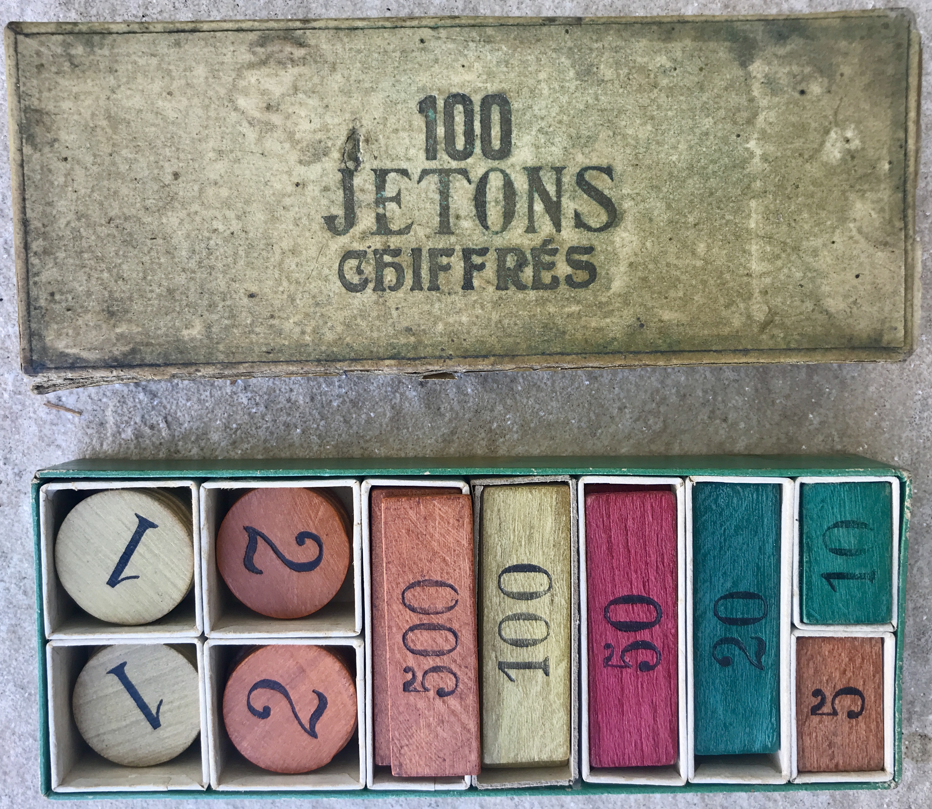 Jeu boite de 100 jetons