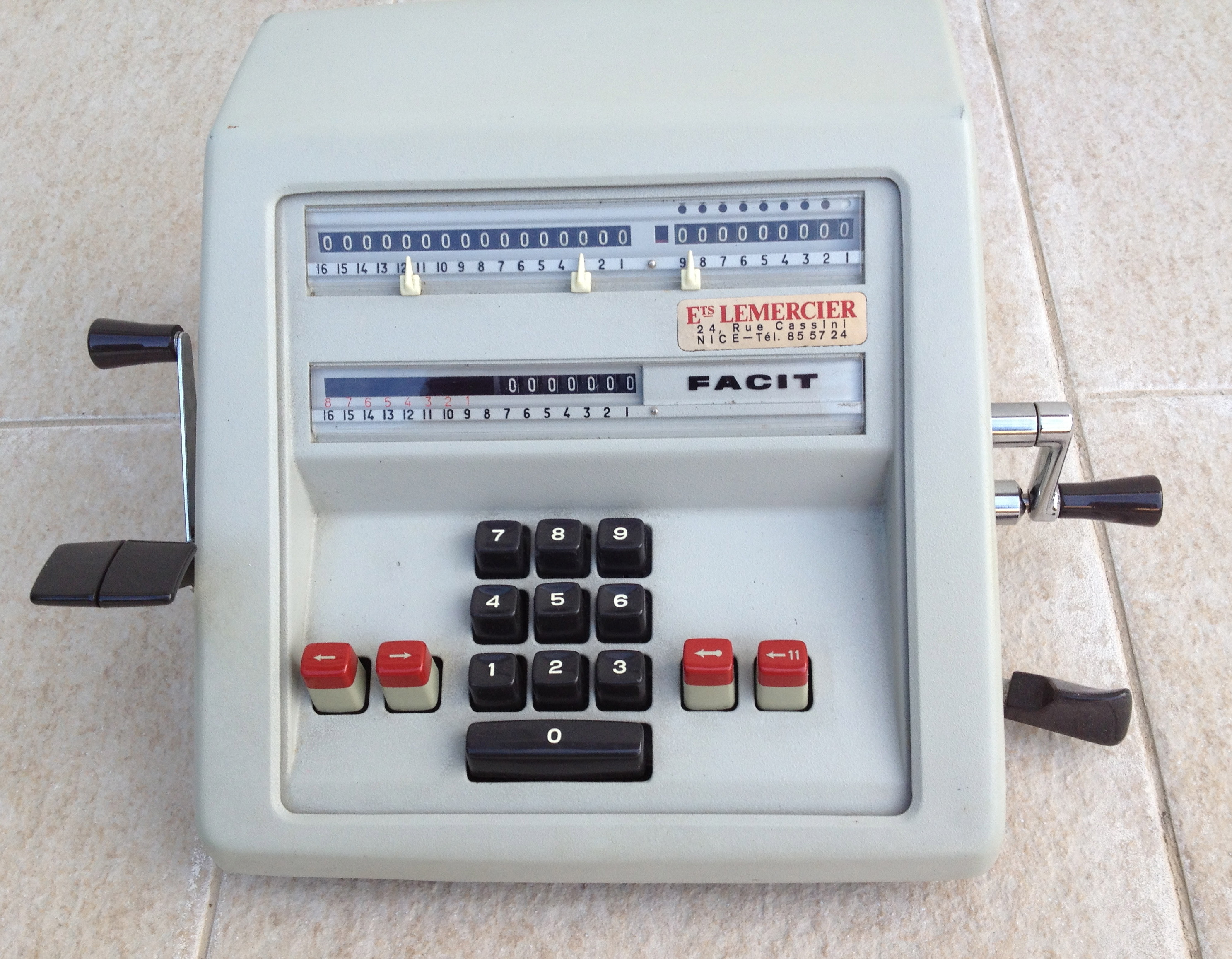 Machine à calculer Facit