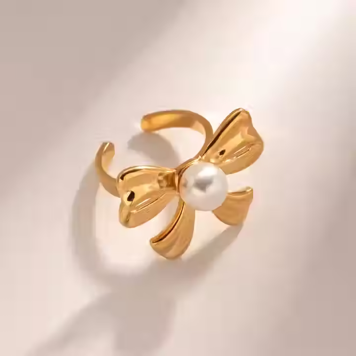 Thumbnail: Pearl Bowknot Ring