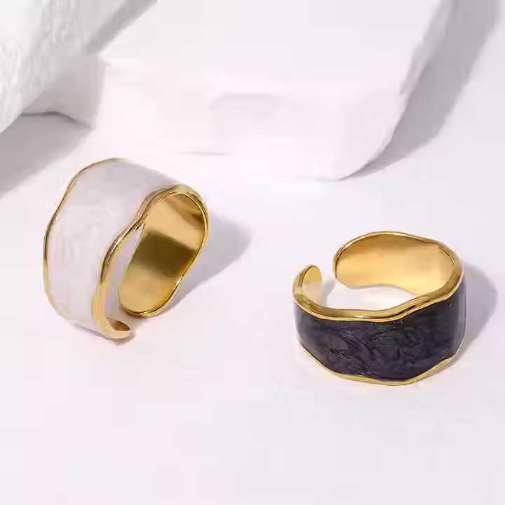 Thumbnail: Oil drip Enamel Ring