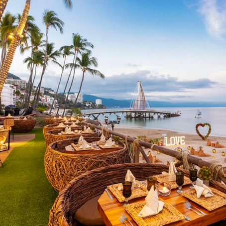 Top Romantic Restaurants for Dining on the Malecon in Puerto Vallarta