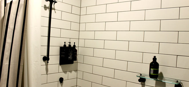 Hotel Queanbeyan Bathrooms