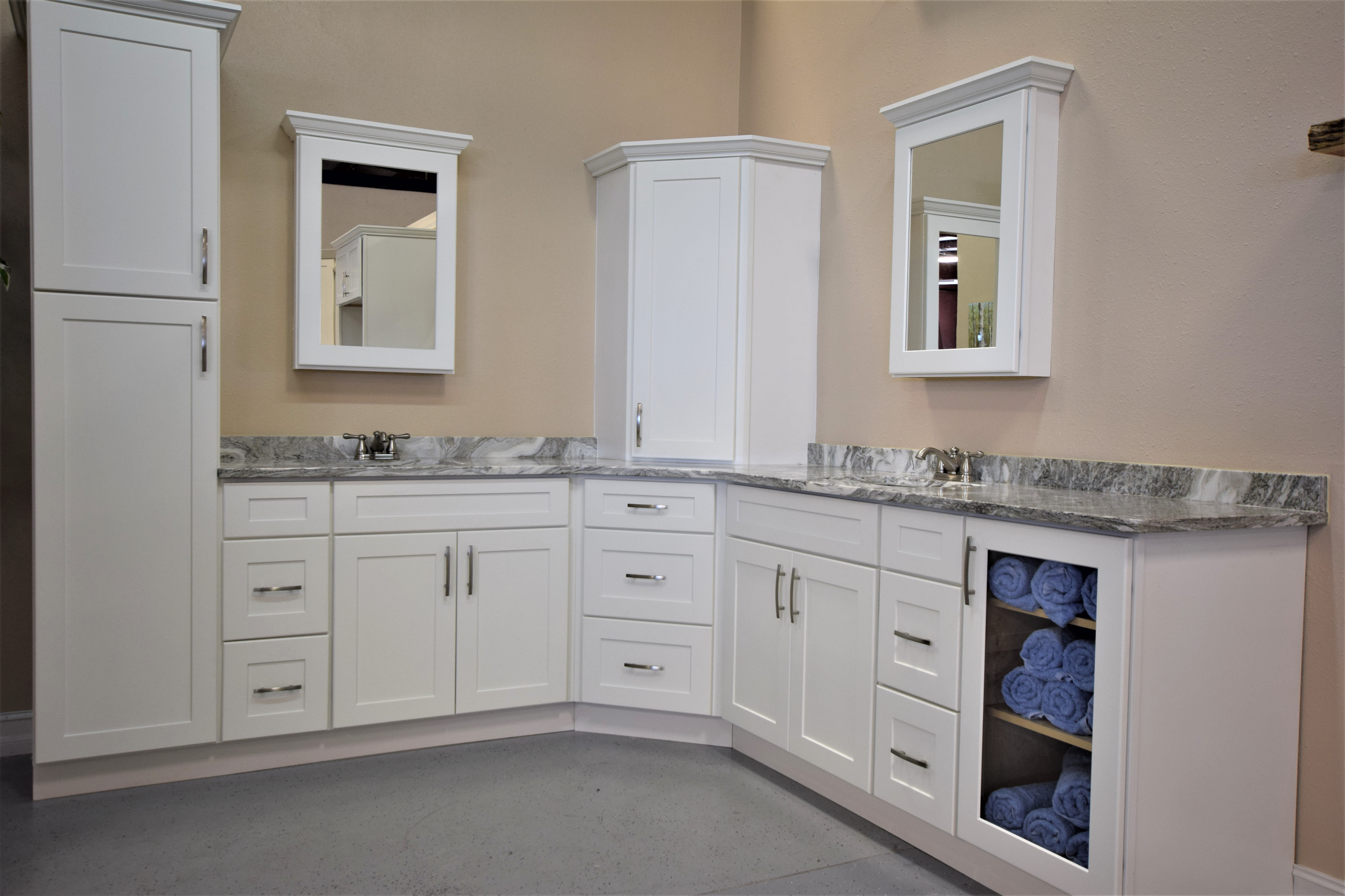 New321 Gallery Shaker White Vanity Display
