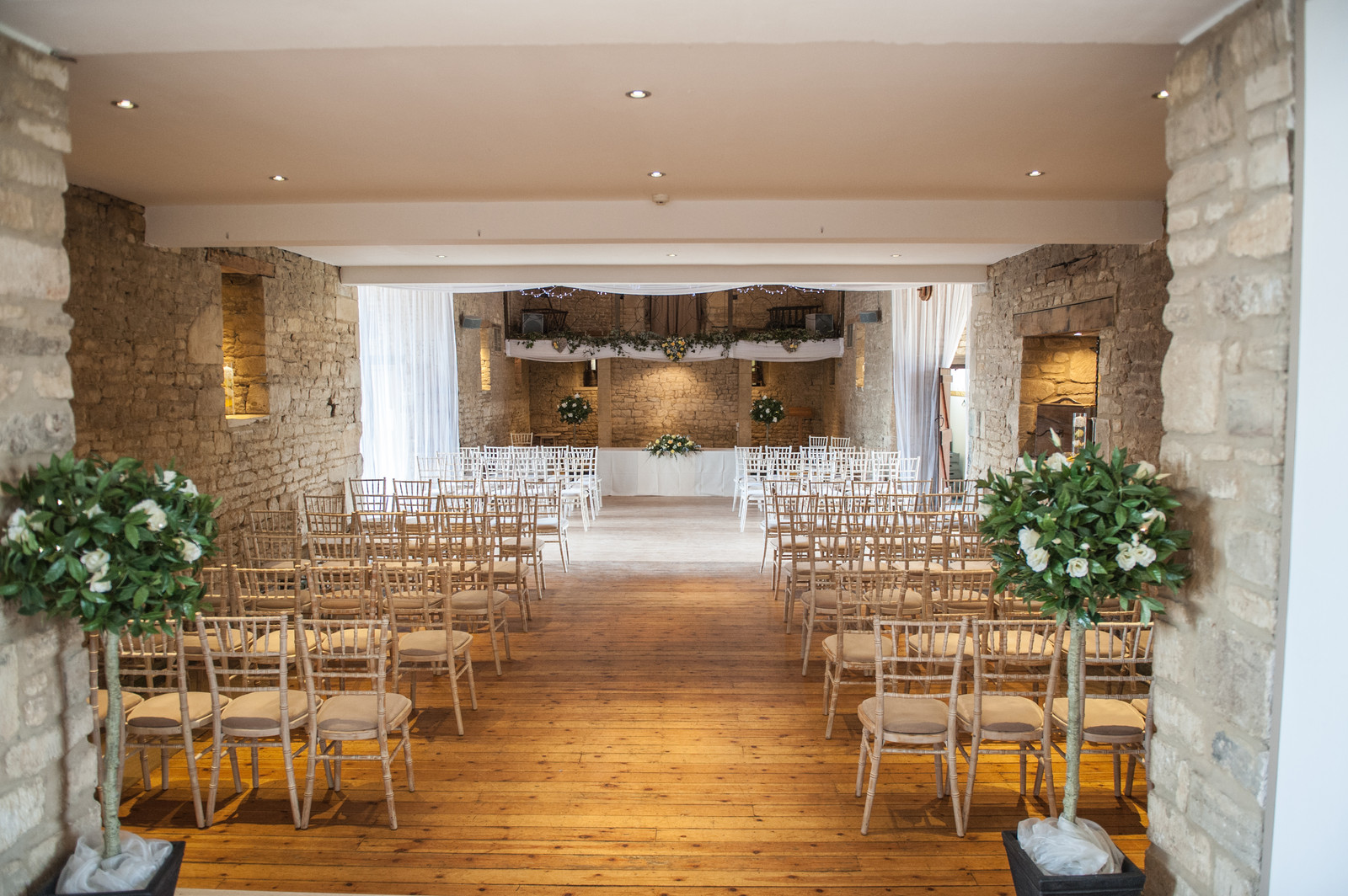 Great Tythe Barn Tetbury Gloucestershire Wedding Photography