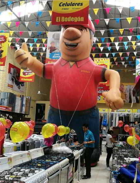 Muñeco inflable gigante