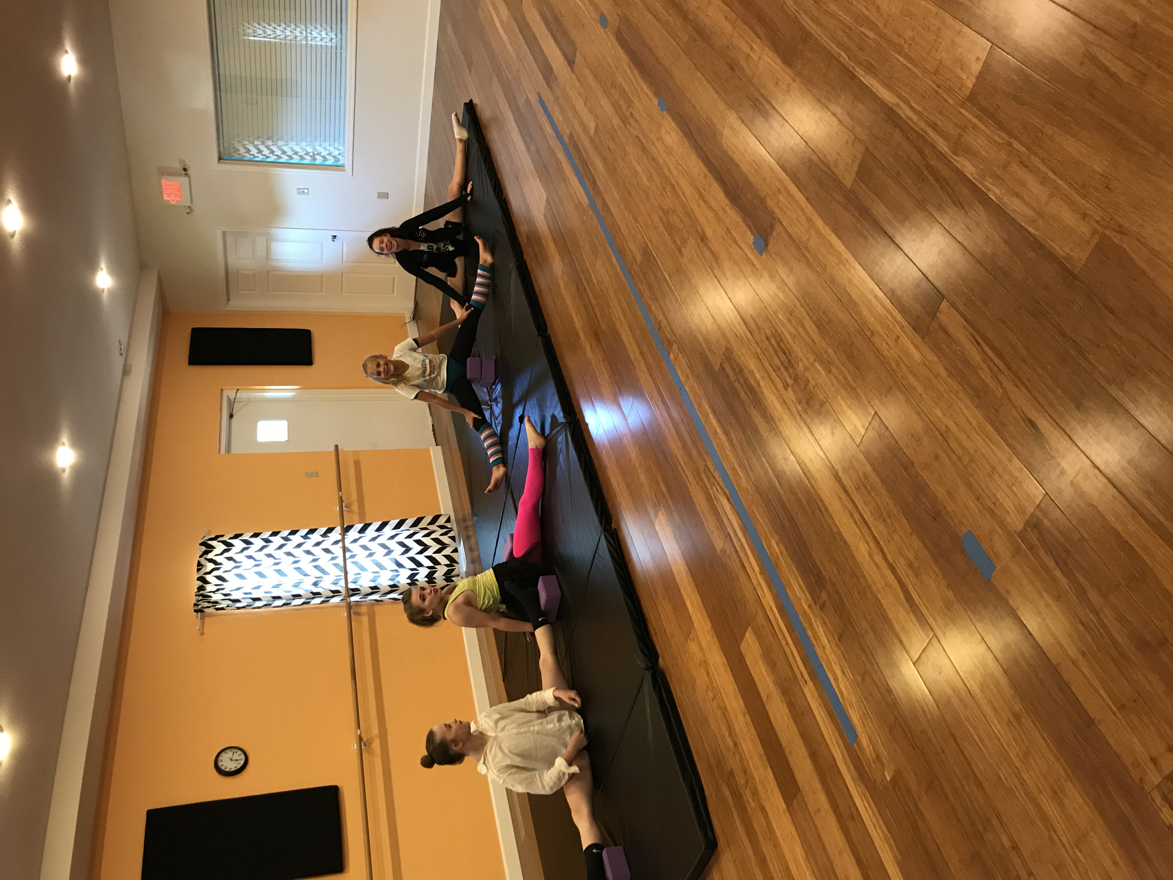 Acro 3 - 80's week!