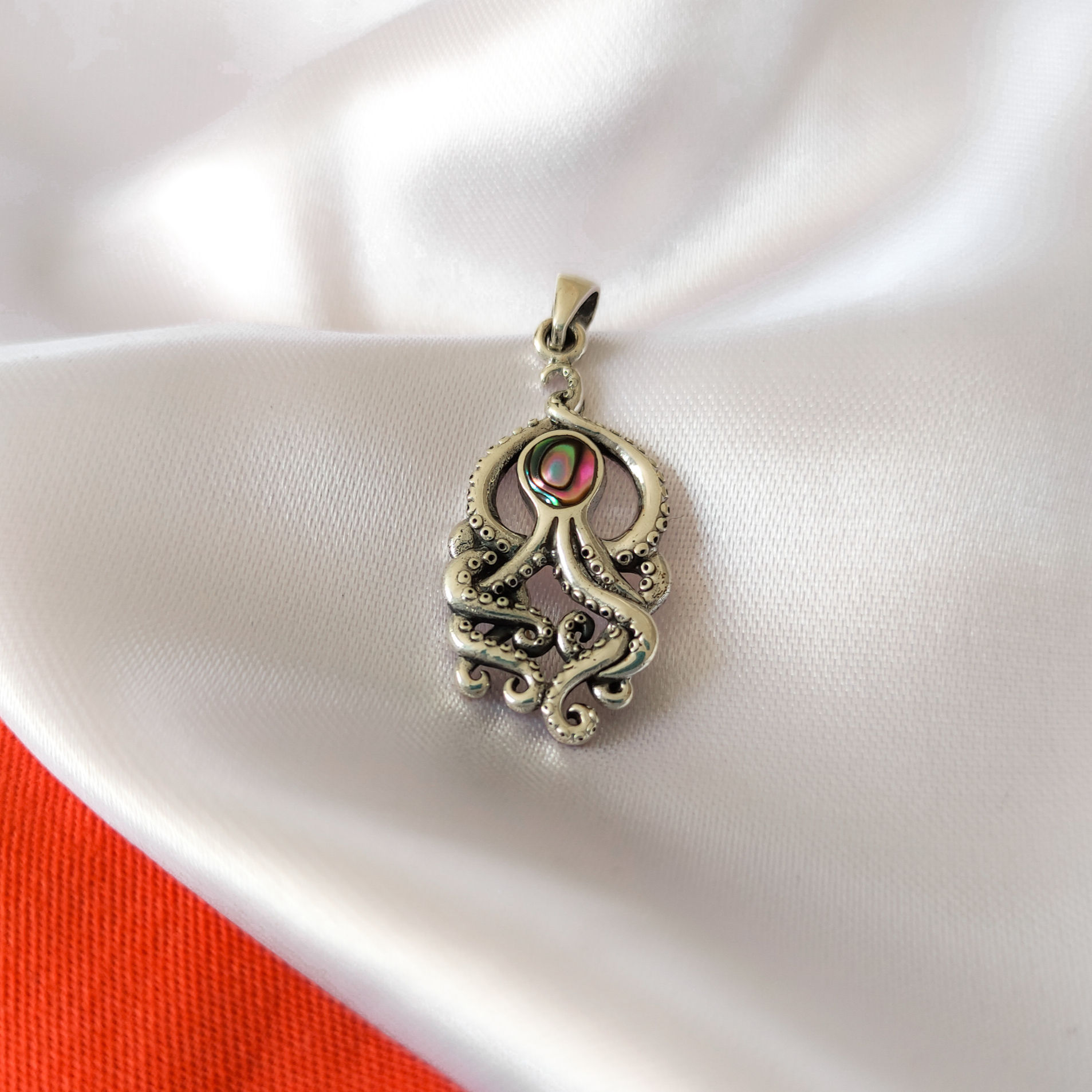 Pingente Polvo Unalome Envelhecido