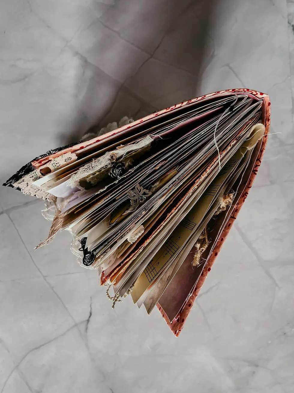 Thumbnail: Paris Mon Amour Junk Journal