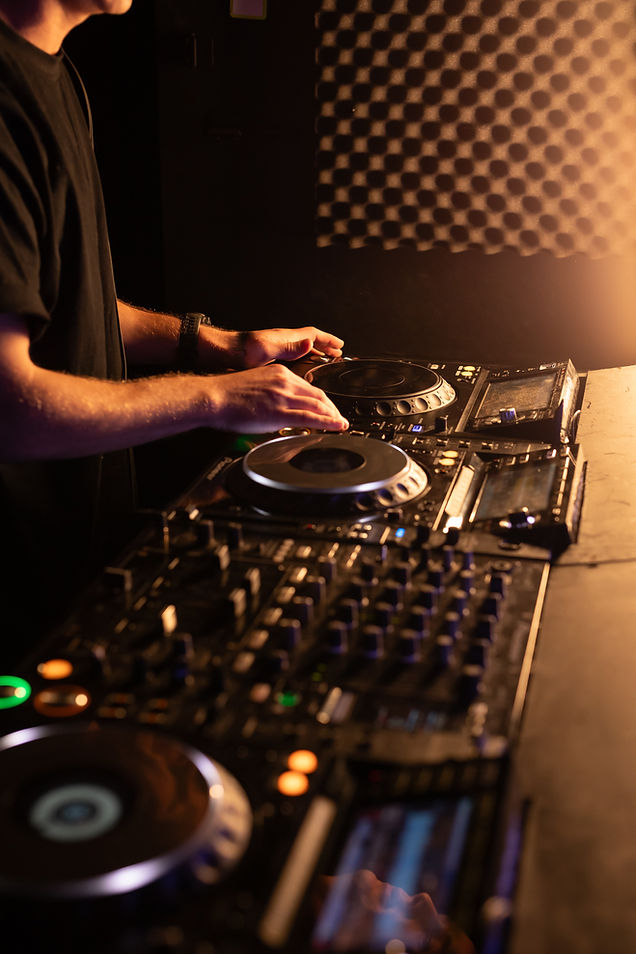 DJ Lessons Gold Coast
