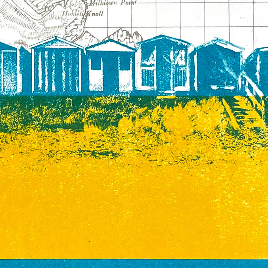 Thumbnail: Coldingham Bay beach huts screen print