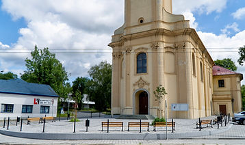 Předprostor kostela sv. Josefa.jpg