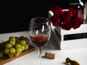 A Comprehensive Guide — How To Serve Chilled Rose Of Pinot Noir For Maximum Flavor