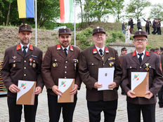 Am Feiertag, dem 14. Mai 2026, wurden im Rahmen des Abschnittsfeuerwehrtages in Altenmarkt zahlreiche verdiente Feuerwehrmitglieder aus dem Triestingtal ausgezeichnet.