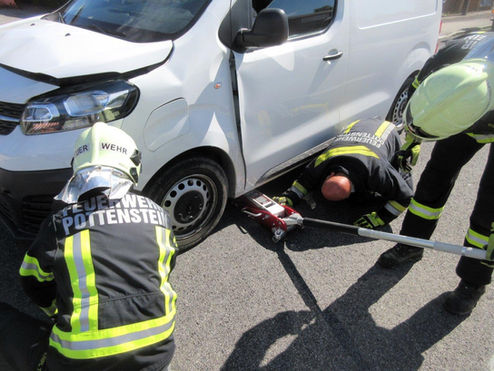 Auffahrunfall vor der Tankstelle