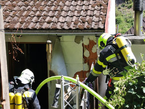 Wohnhausbrand am Ortsrand von Pottenstein