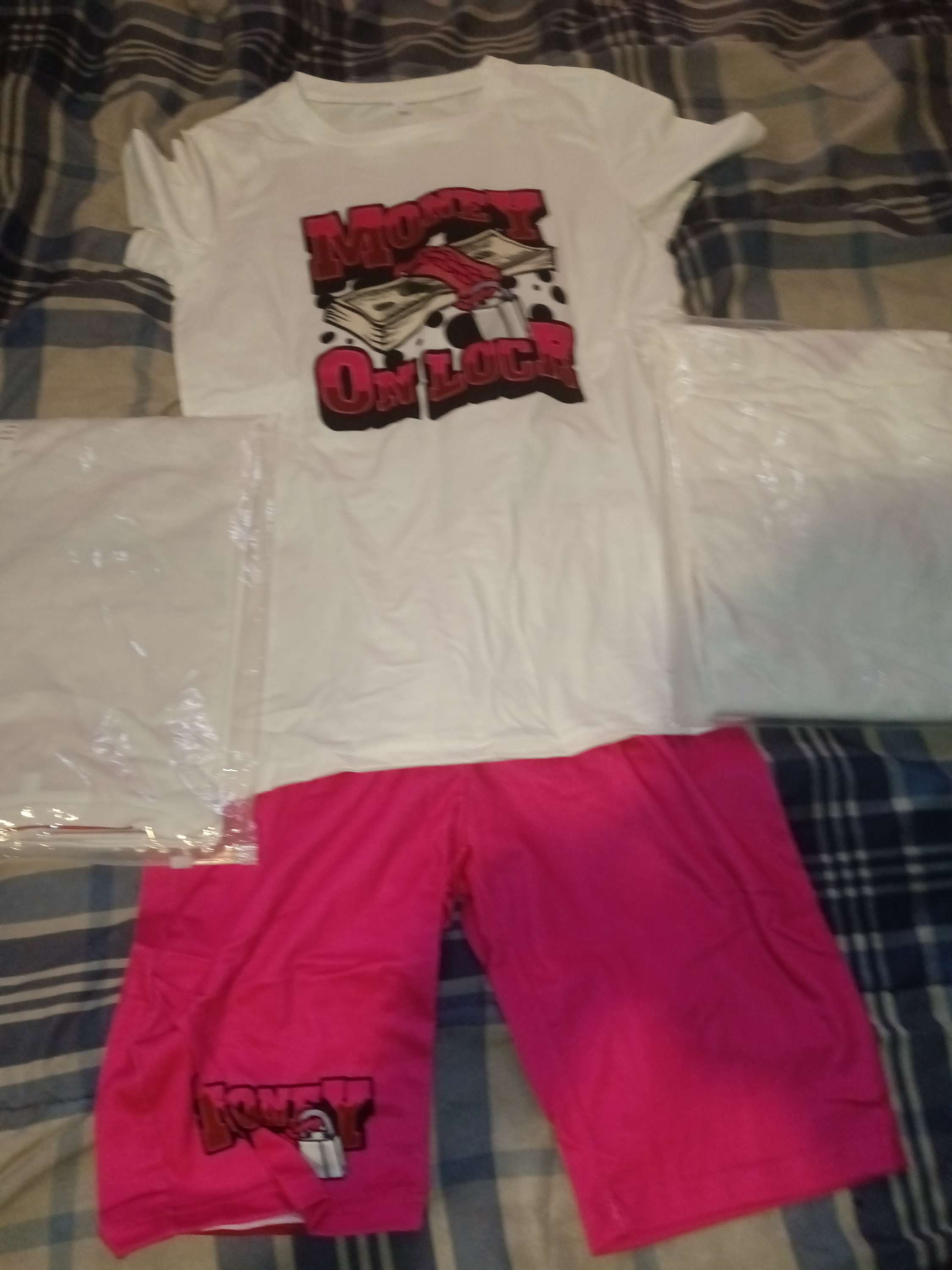 Money on lock (rose) medium 