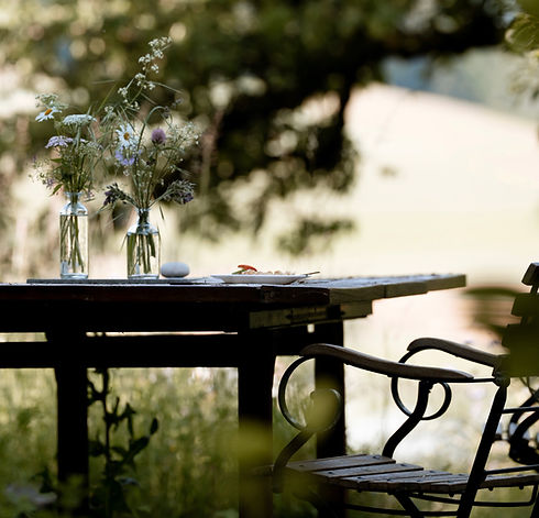 Geniessen_Tisch und Stuhl