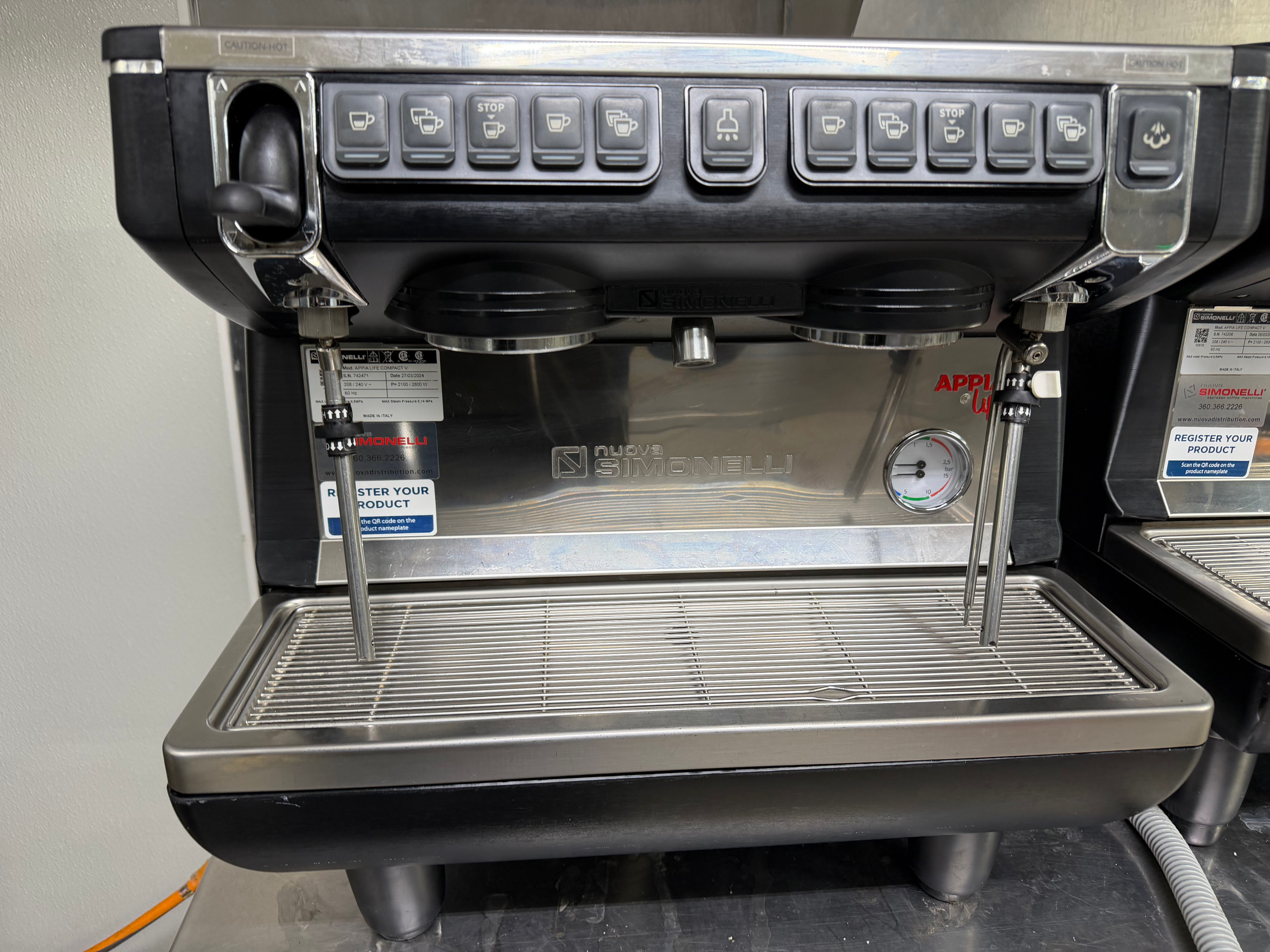 nuova simonelli Appia life espresso machine