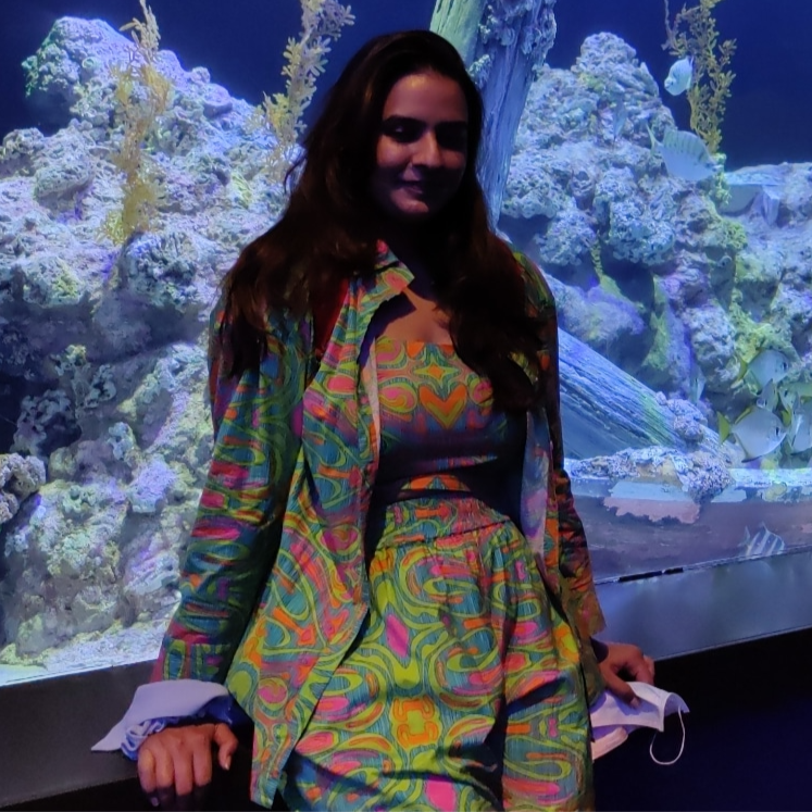 Thumbnail: Printed crop top, shorts and shirt