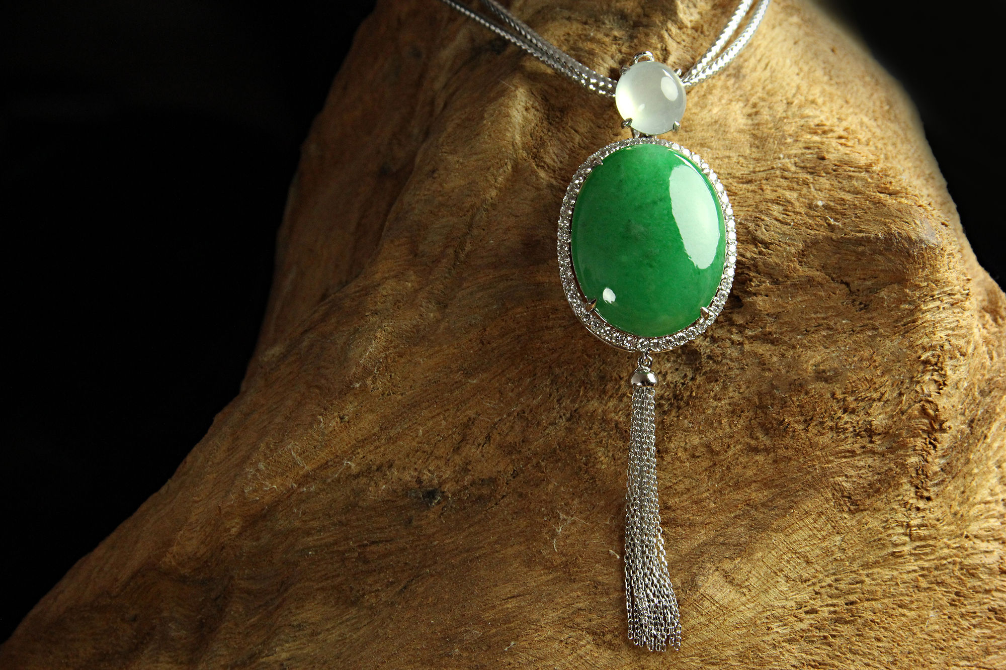 《碧綠流蘇》蛋面流蘇造型鑲鑽墜飾