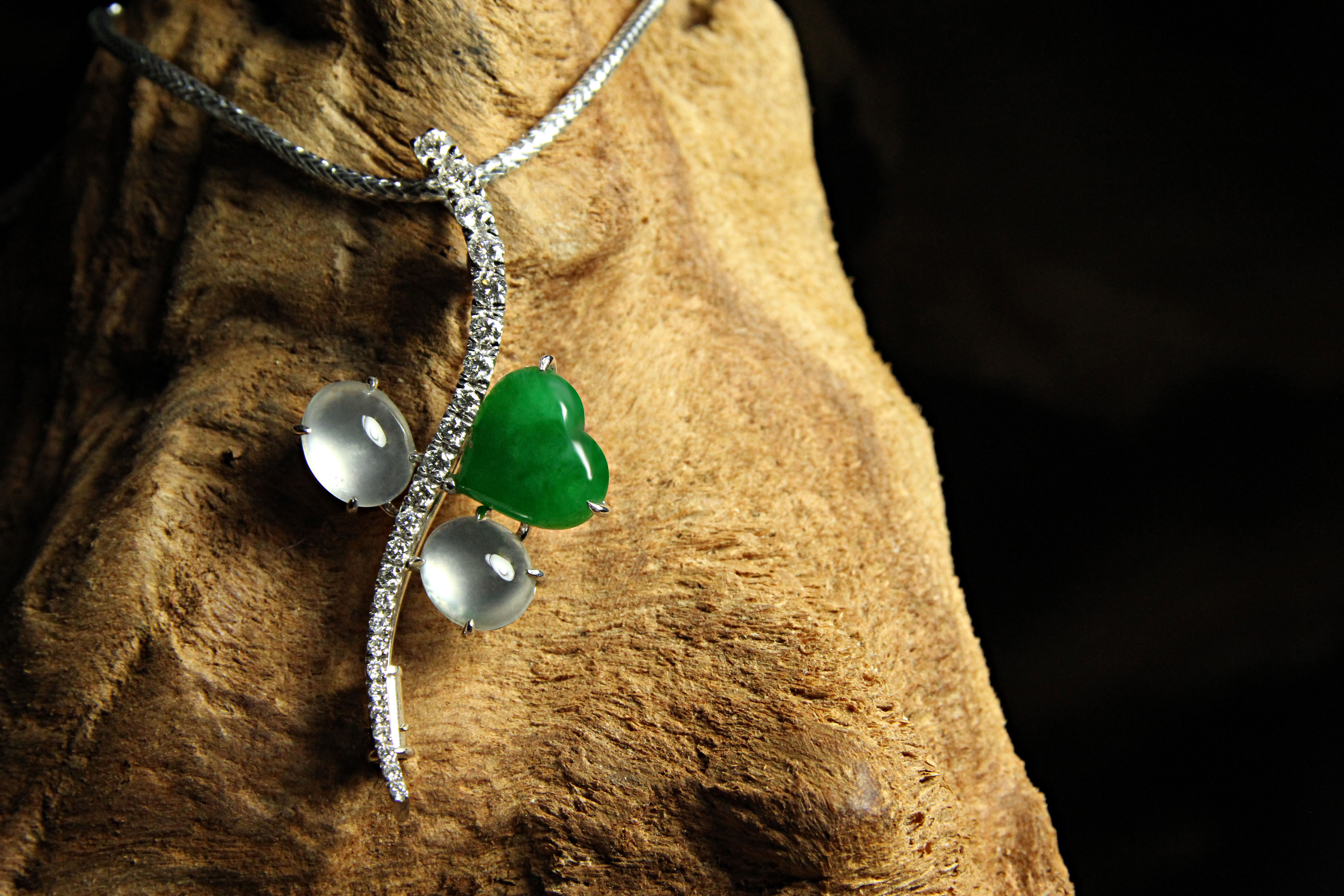 《裊裊》桃心造型雙蛋面墜飾