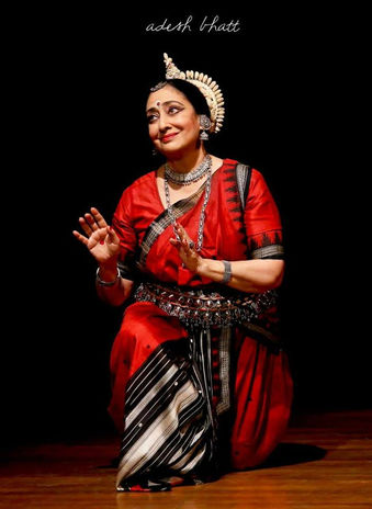 Sharon Lowen photo by Adesh Bhatt at Tarana 2018.jpg