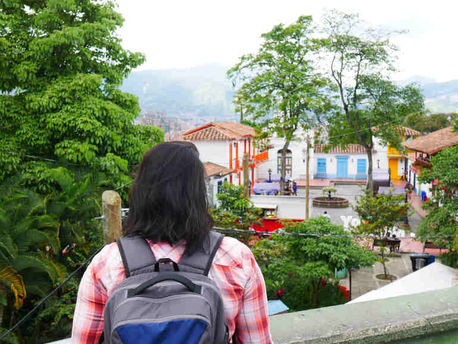10 Tips Aman Solo Traveling Bagi Perempuan