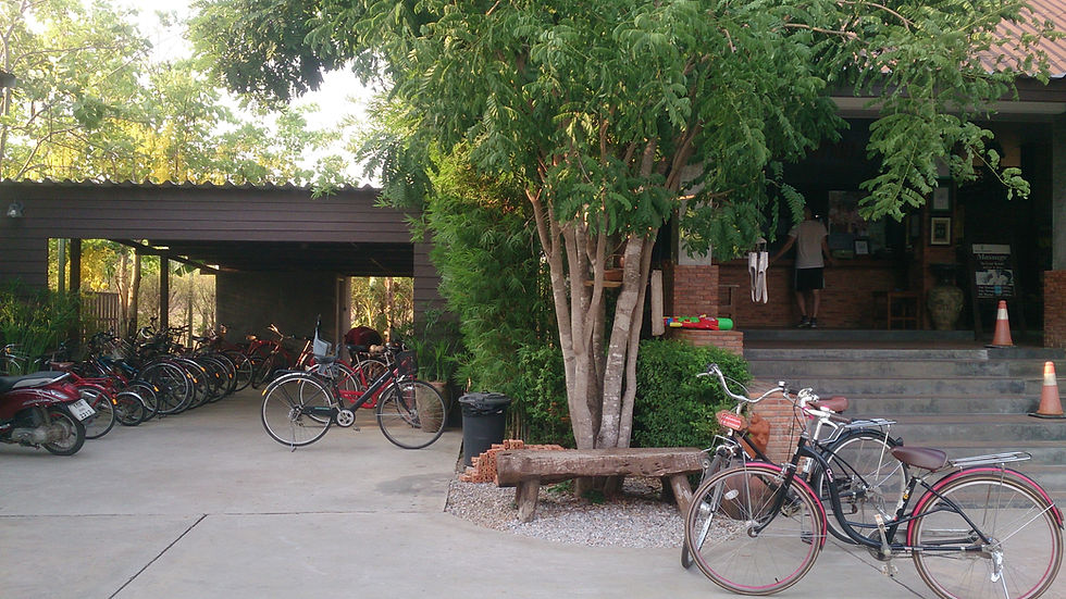 Sewa sepeda di Sawasdee Resort Sukhothai Thailand (c) Arakita Rimbayana