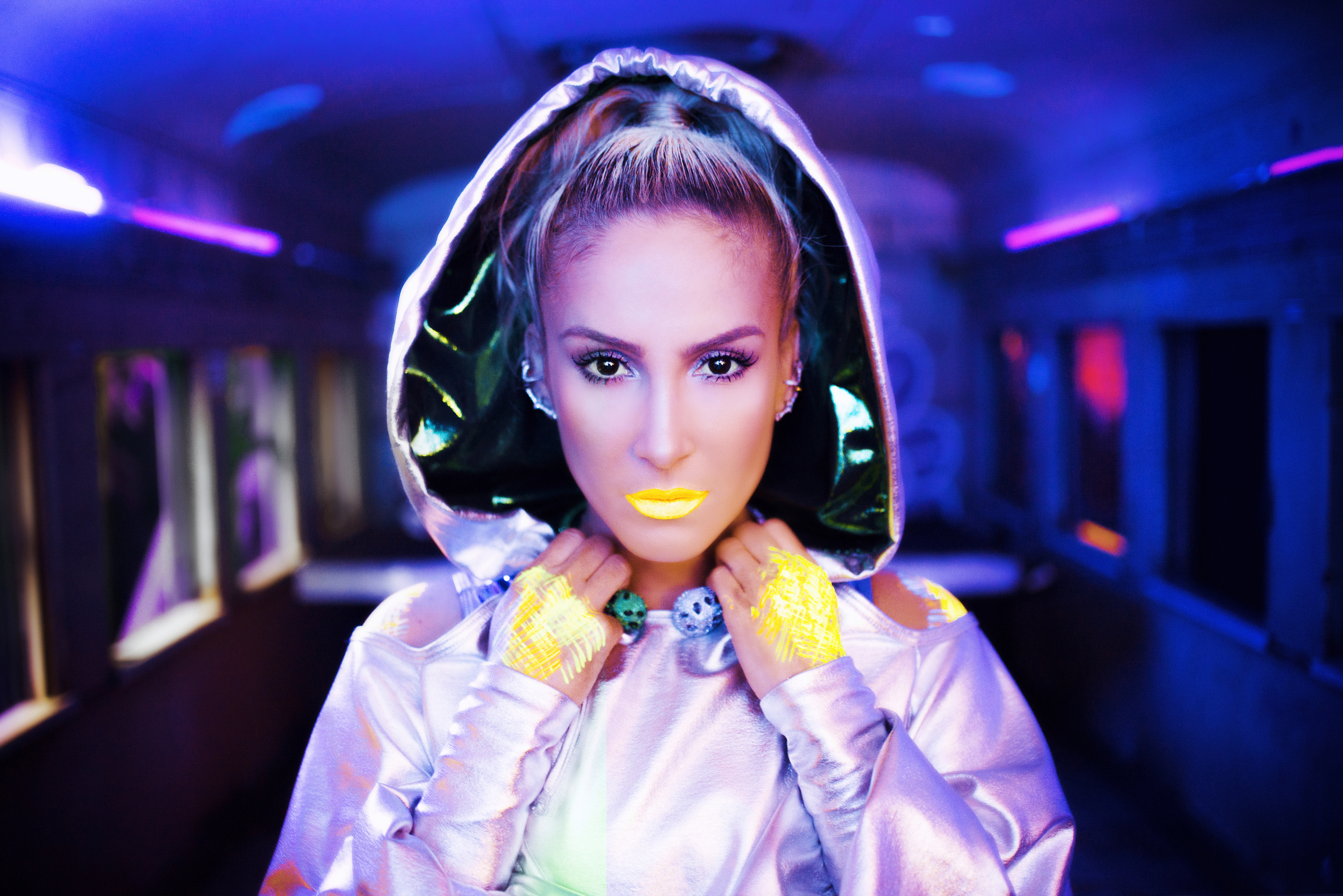 CLAUDIA LEITTE