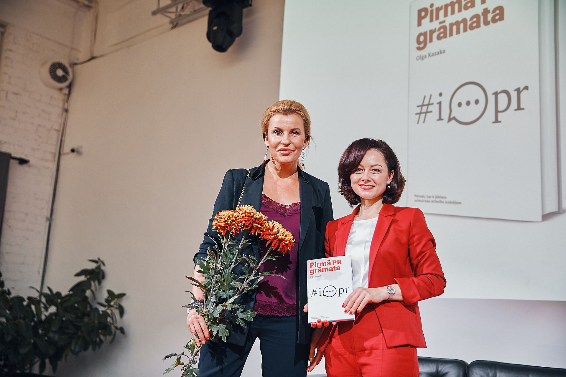 "Pirmā PR grāmata"/"Первая книга о PR" presentation