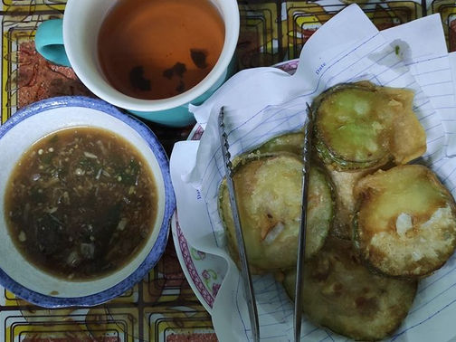 ဘူးသီးကြော် ကို မန်ကျည်းအချဉ် စပ်စပ်ကလေးနဲ့ ပူပူစပ်စပ်လေးလုပ်စားကြည့်ရအောင်