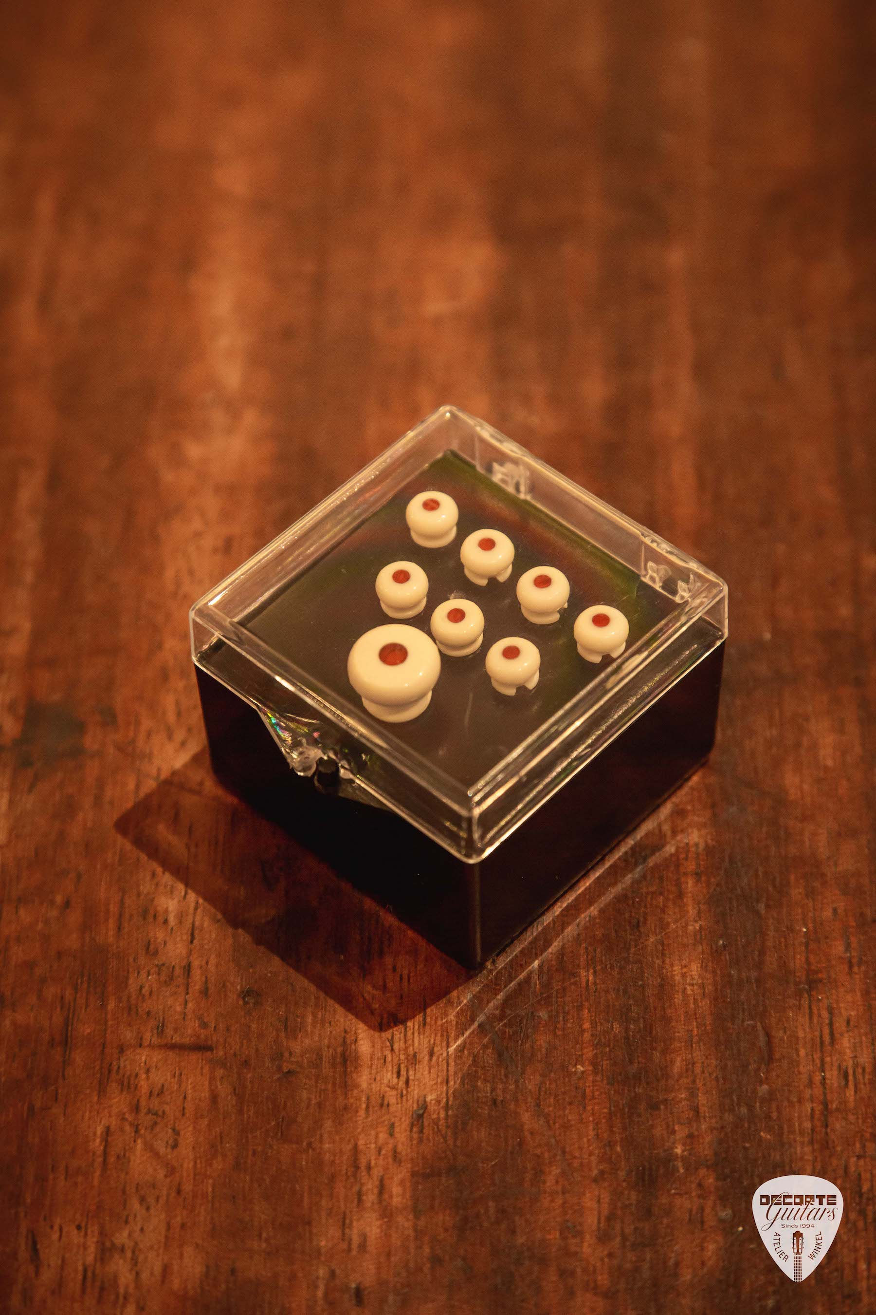 Martin 18APP60 bridgepin white/tortoise dots