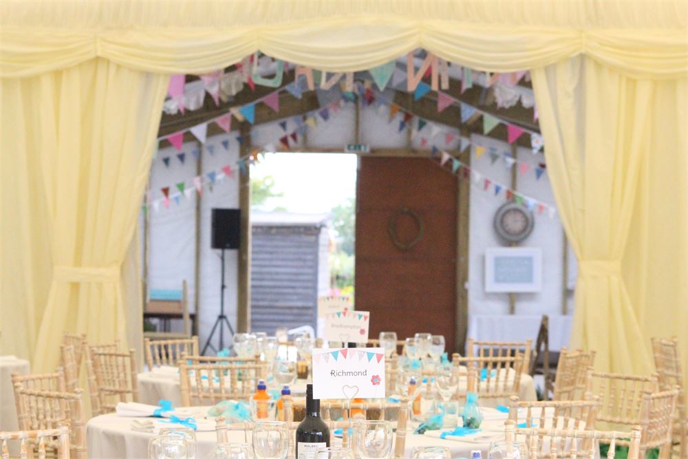 Acorn Barn Wedding Venue In Oxfordshire Disco Dj Hire Sm Discos