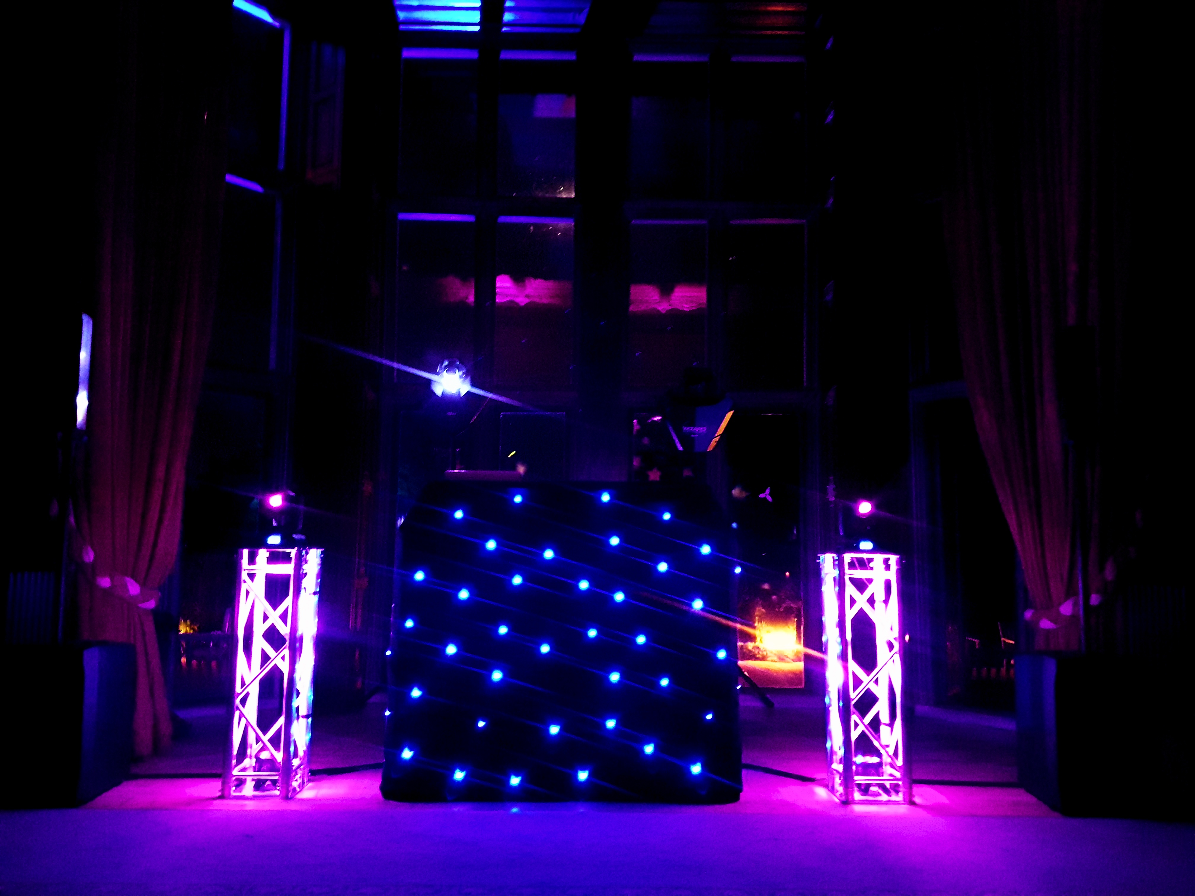 DJ BOOTH AT ASHRIDGE HOUSE