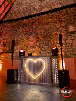 monks barn hurley DJ set up