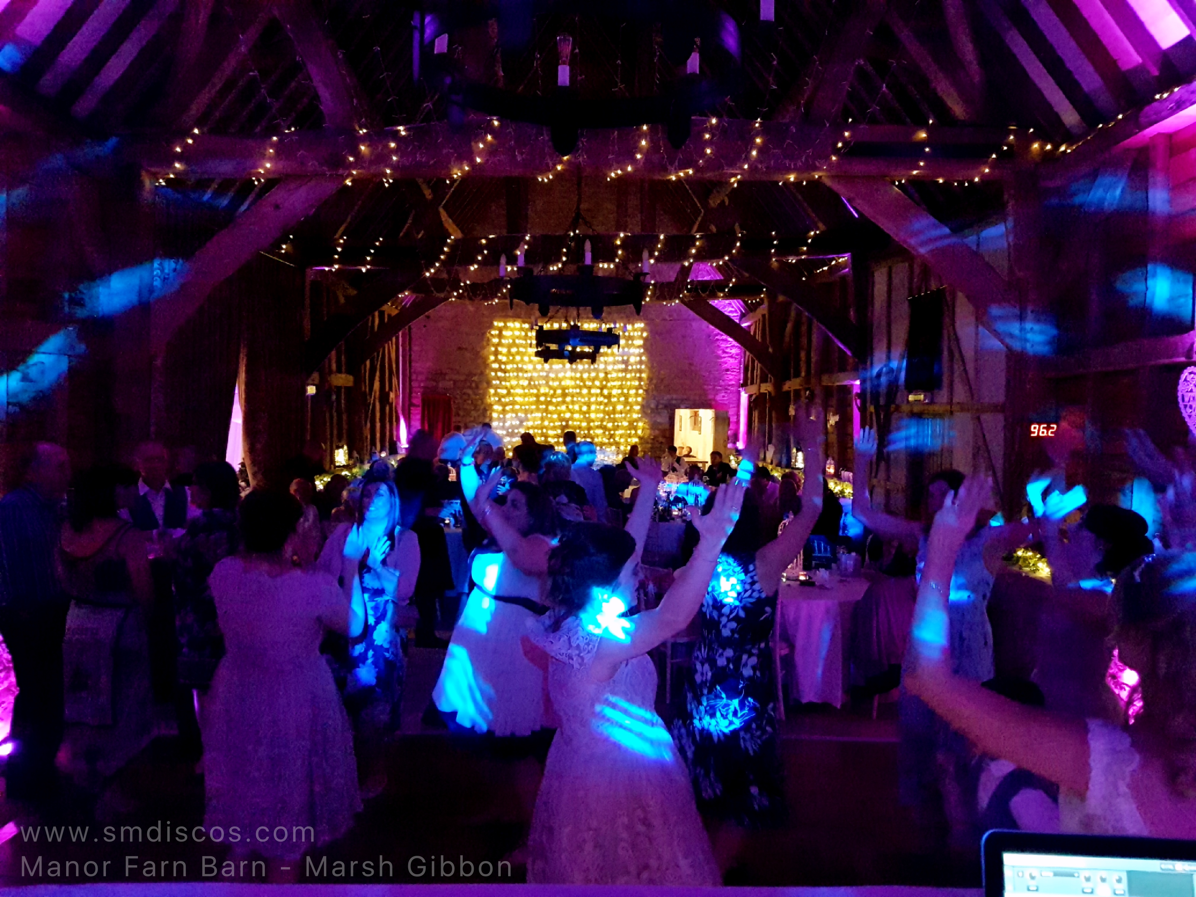 Barn wedding venue in Oxfordshire