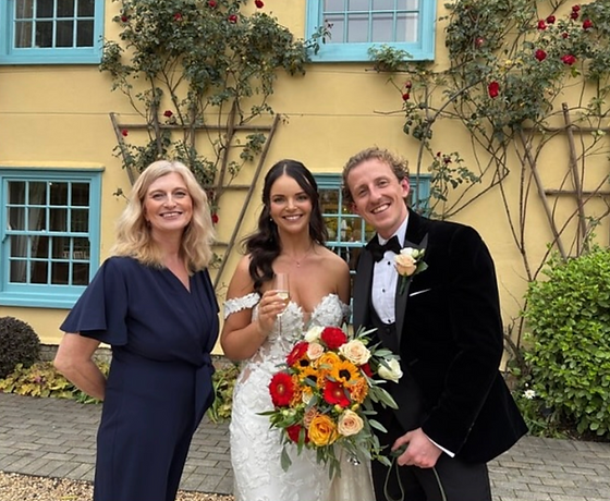 OXFORDSHIRE WEDDING CELEBRANT.png