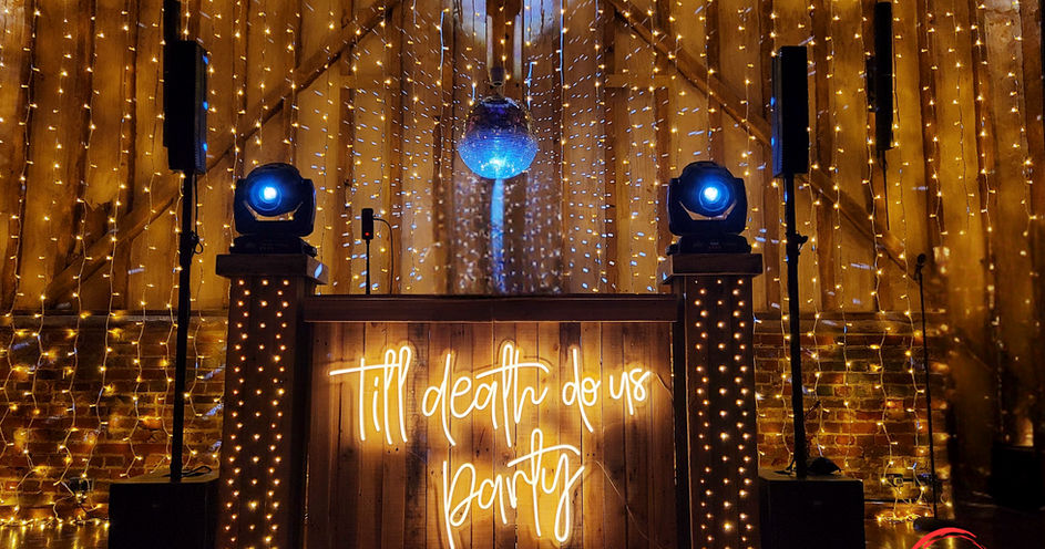 Rustic style wedding DJ in Northampton