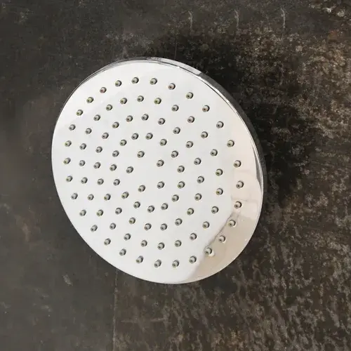 Baño con Regadera de techo redonda 18.7 cm