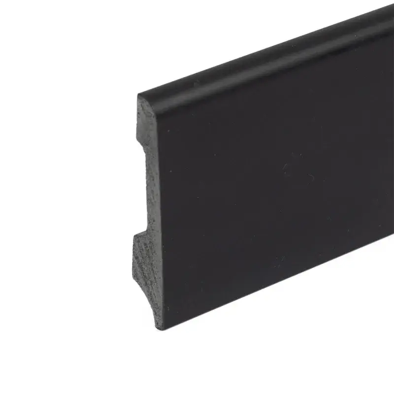 Vista frontal Guardaescobas Wing 8 cm x 2.5 mts negro mate