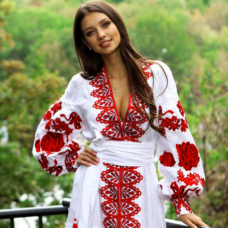 LES FEMMES UKRAINIENNES DES PETITES VILLES À LA RECHERCHE D'UN MARIAGE