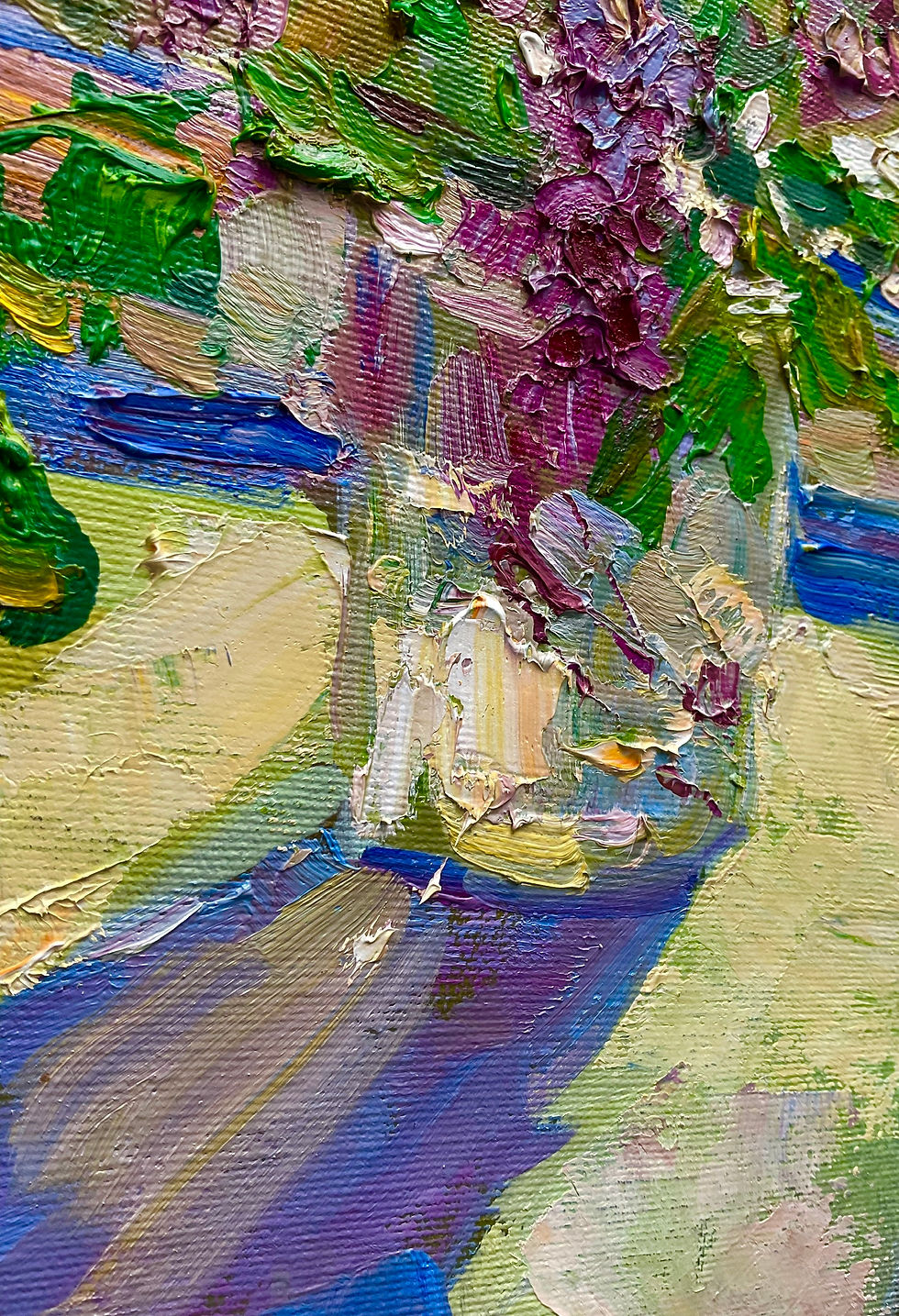 Миниатюра: A spring bouquet of flowers.