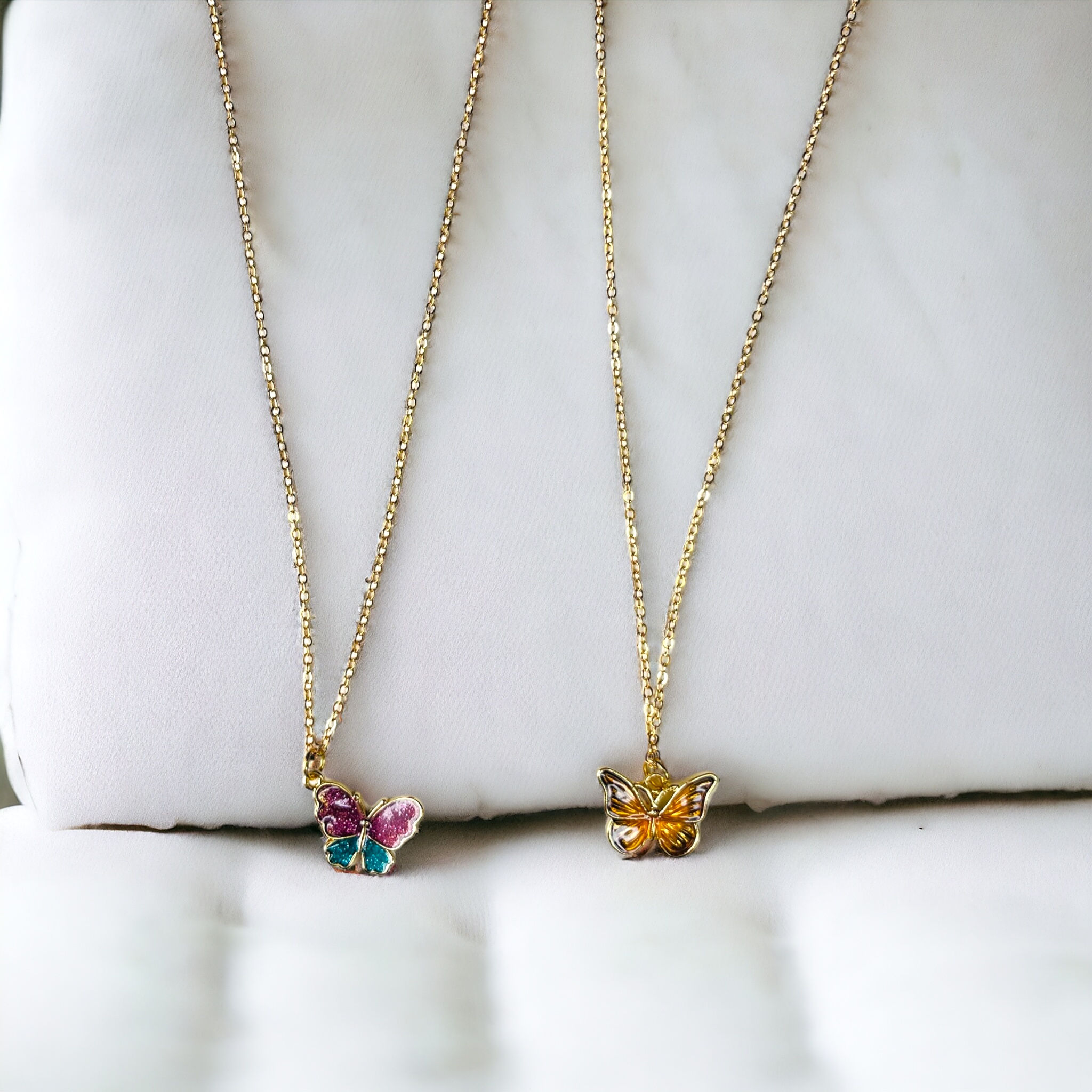 Boleta :  classic buttefly chains