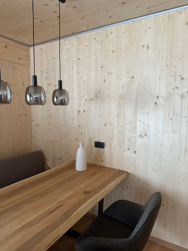 Esstisch in Premium Spa Suite Saalbach Hinterglemm - Saalbach Suites by Alps Resorts